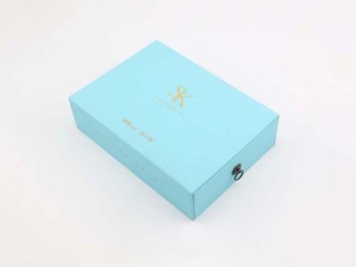 包裝盒定做廠家淺談化妝品包裝盒設(shè)計(jì)，讓產(chǎn)品更具有魅力