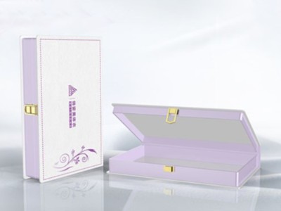 禮品包裝盒在進行覆膜工藝時，有色差嗎？